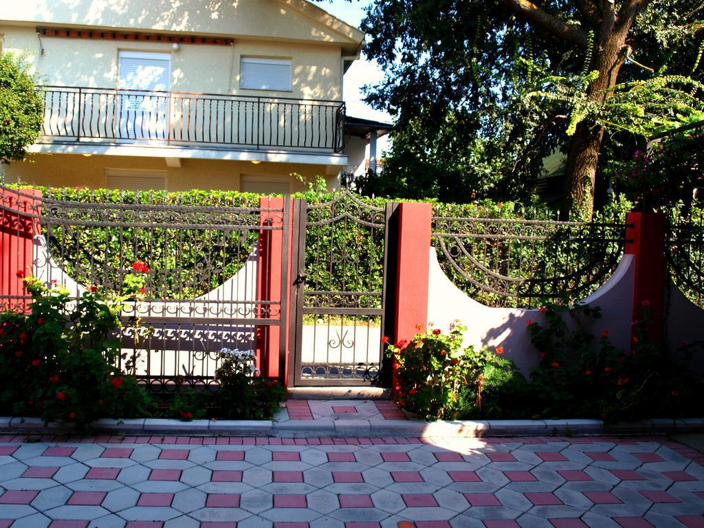 Appartamento Friendly House Ulcinj Esterno foto